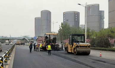 濟(jì)南壓路機(jī)出租，發(fā)動(dòng)機(jī)該如何保養(yǎng)？要點(diǎn)詳解